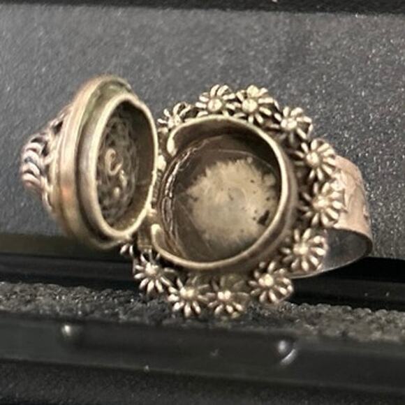 Poison Ring with Makers Mark Sterling Silver Adjustable Turquoise Stone - Picture 3 of 10